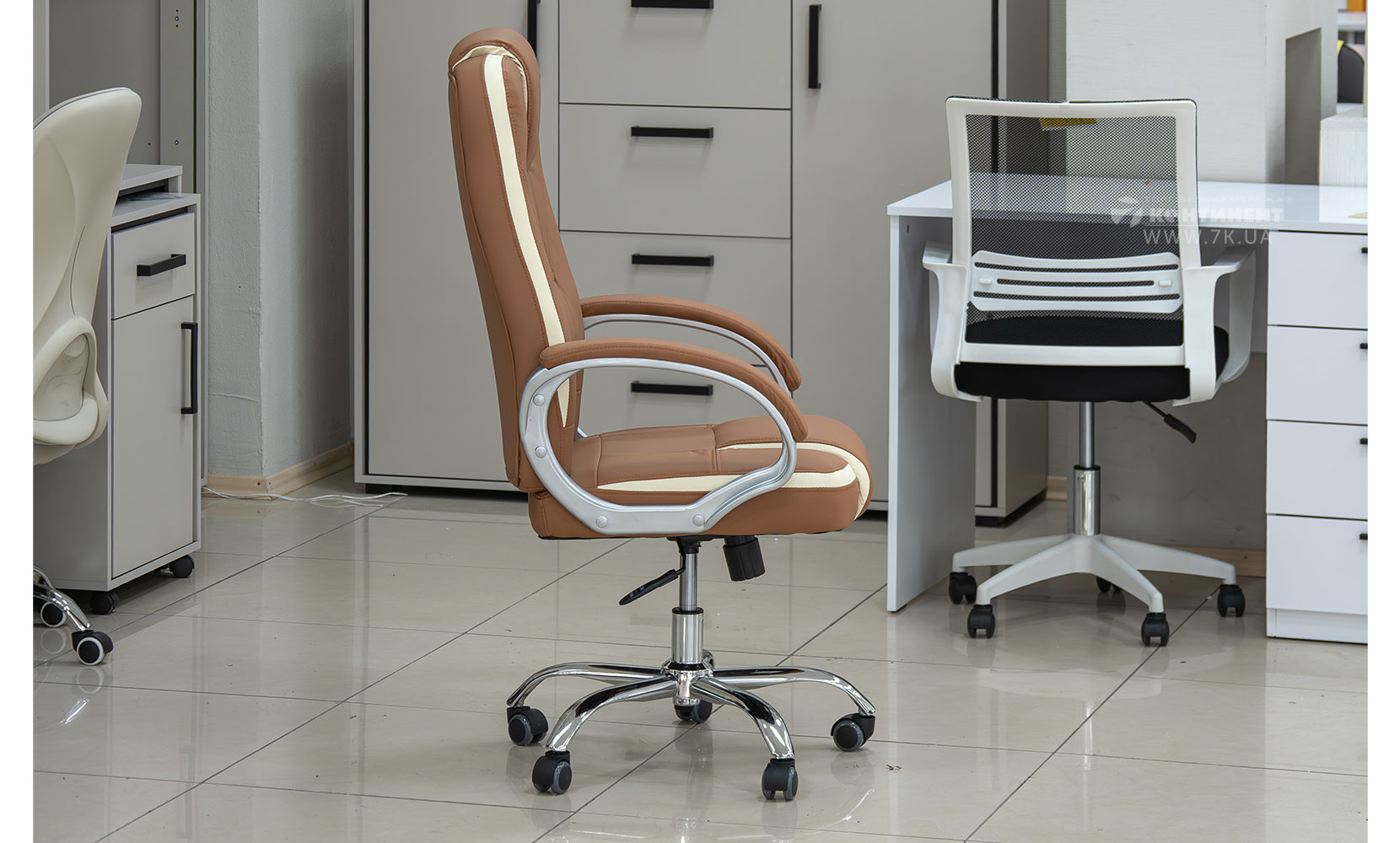 Офісне крісло Стілець офісний Торрент карамель - фото 4