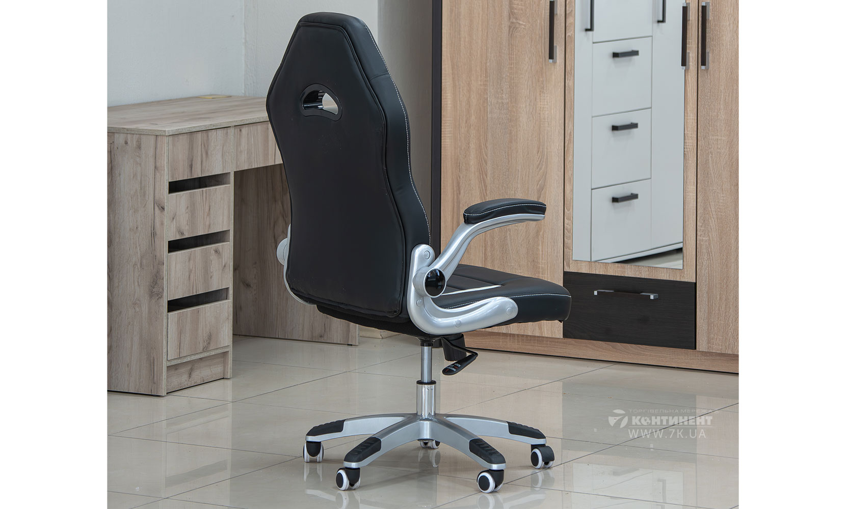 Офісне крісло Стілець офісний Плей чорний-білий - фото 4