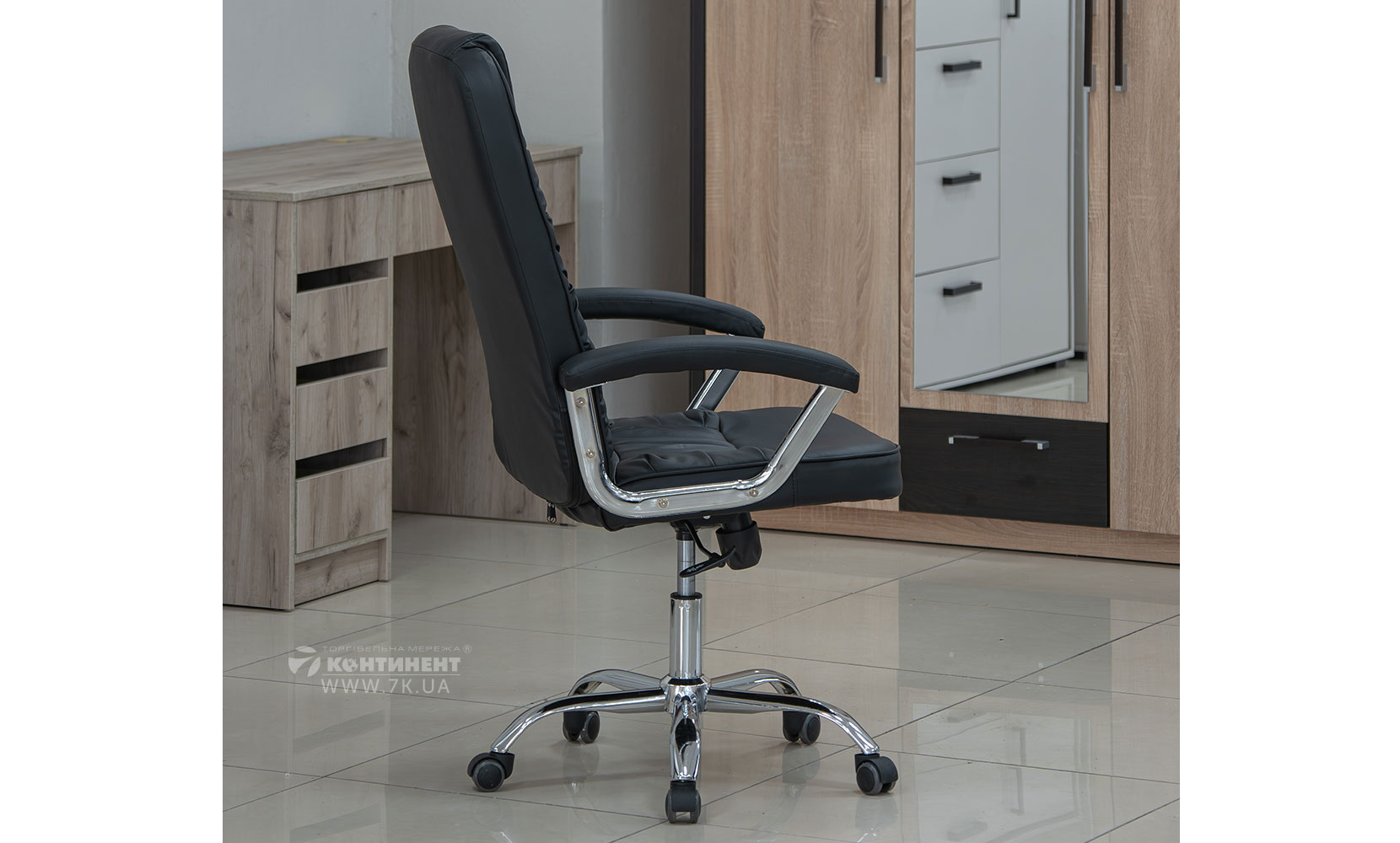 Офісне крісло Стілець офісний Фокус чорний - фото 3