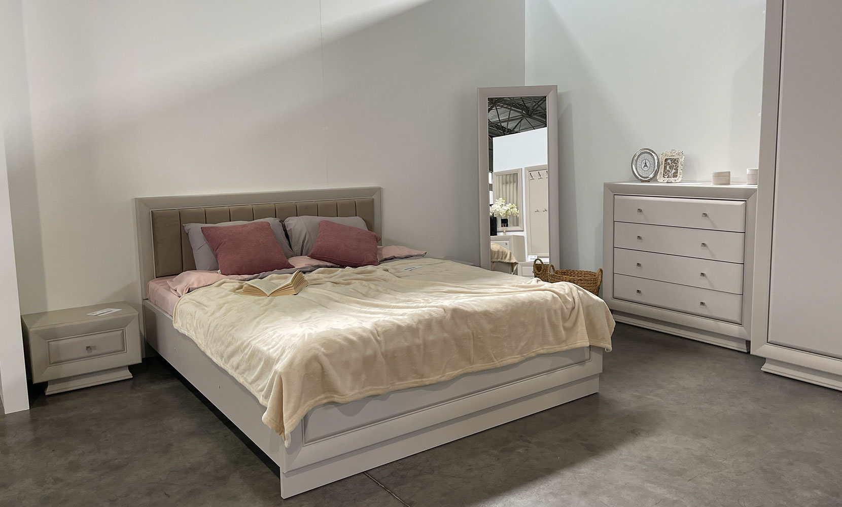 Комод Ларго Класік 003 комод KOM4S кашемір - фото 2 Комод Ларго Класік 003 комод KOM4S кашемір - фото 2