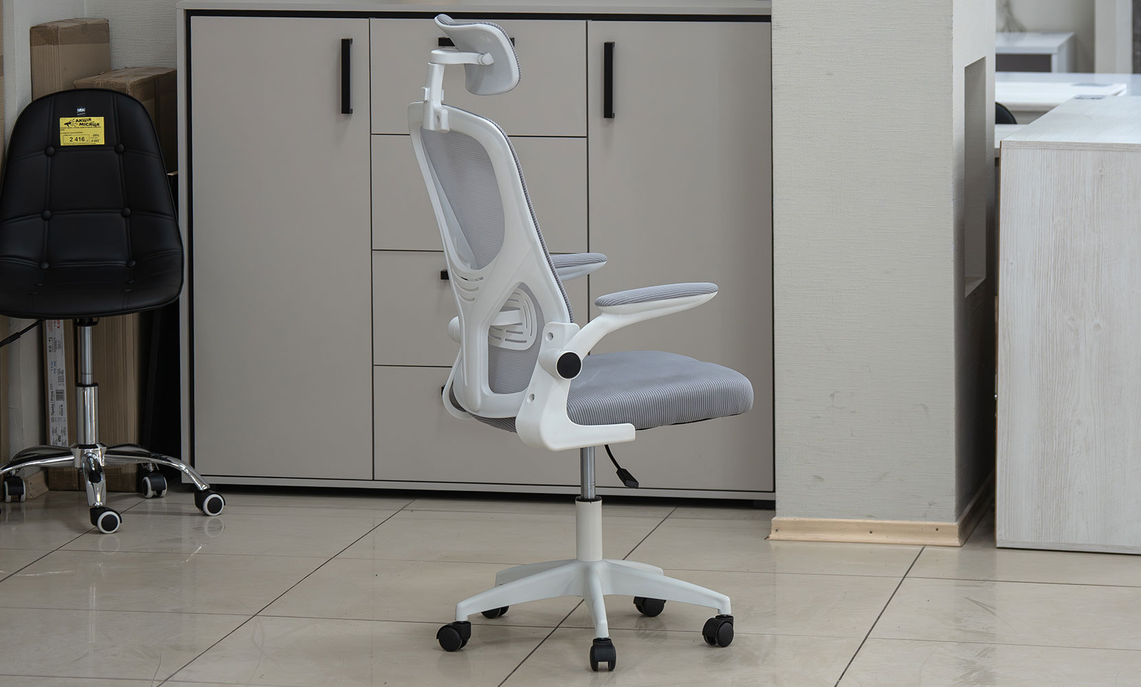 Офісне крісло Стілець офісний Аеро сірий/білий - фото 5