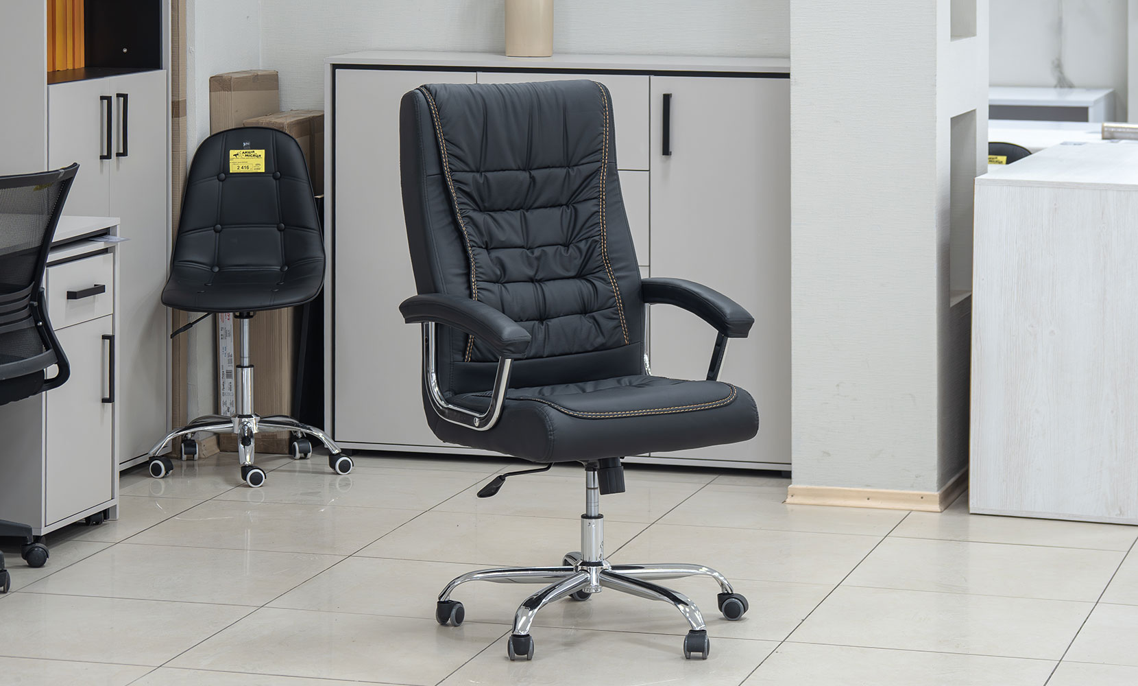 Офісне крісло Стілець офісний Турбо чорний - фото 2